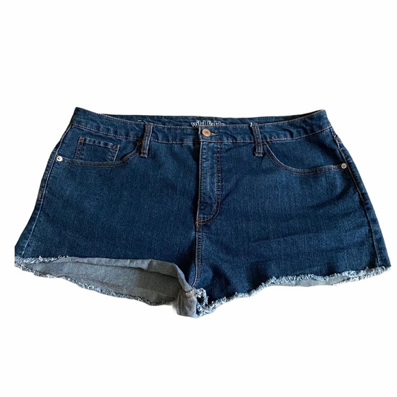 High Rise Short - Picture 2 of 7